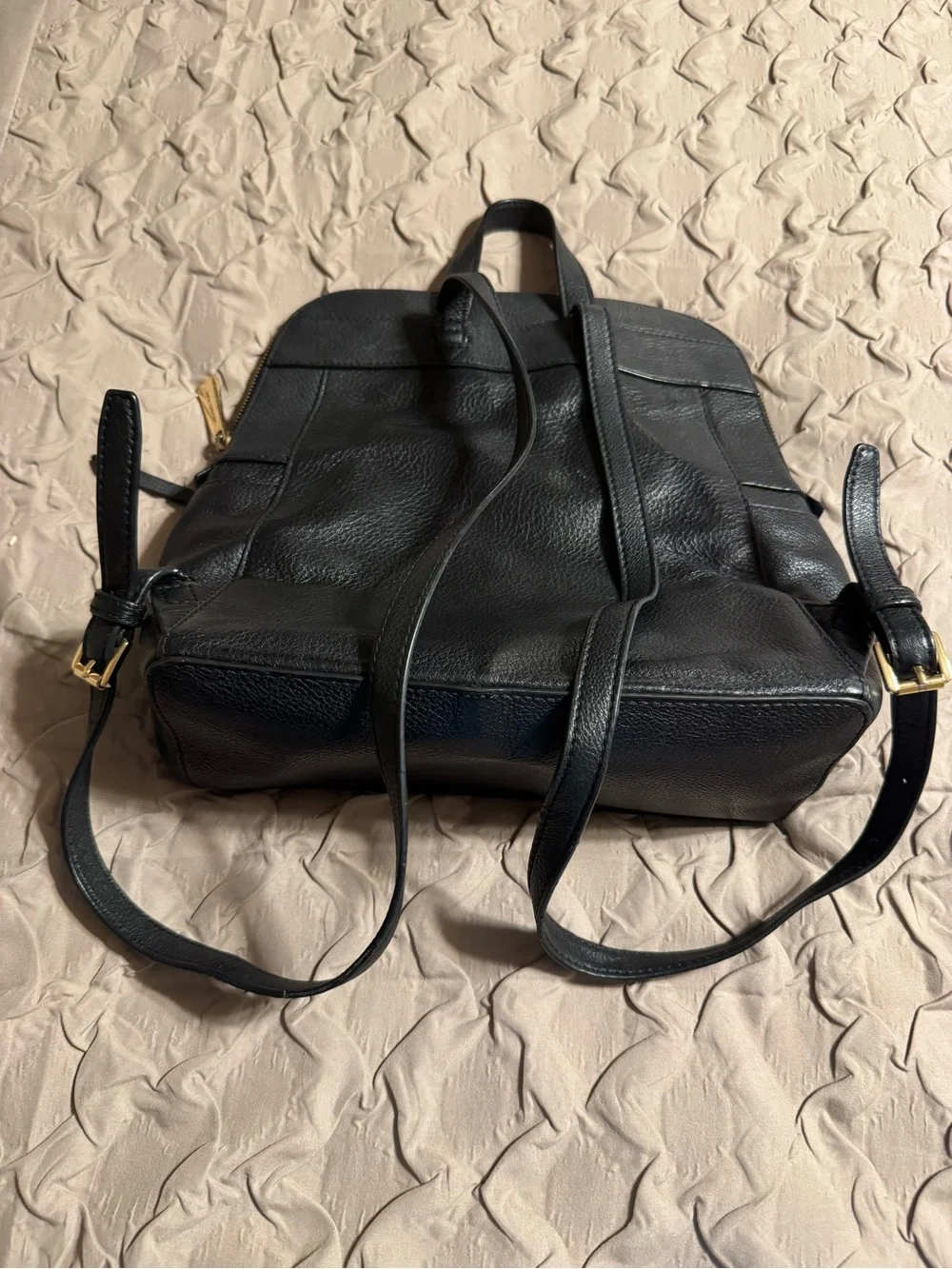 Michael Kors Black Leather Men’s Zip Pouch with Gold Hardware